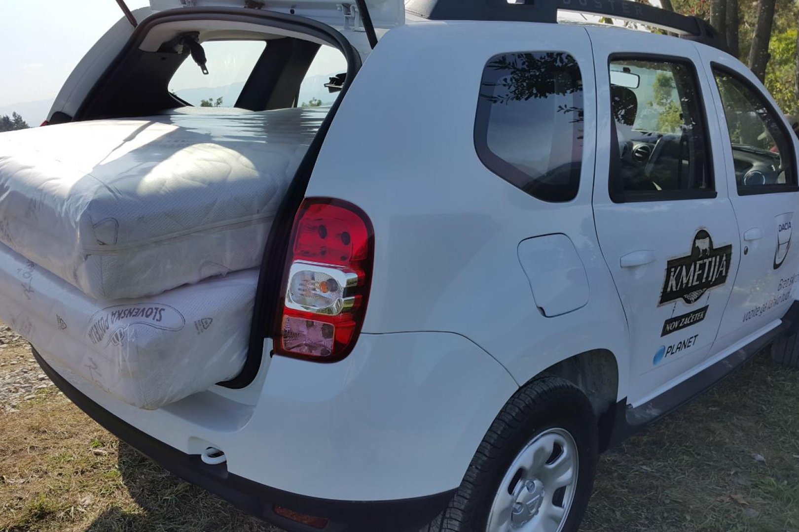 Postelja iz konoplje v Kmetiji