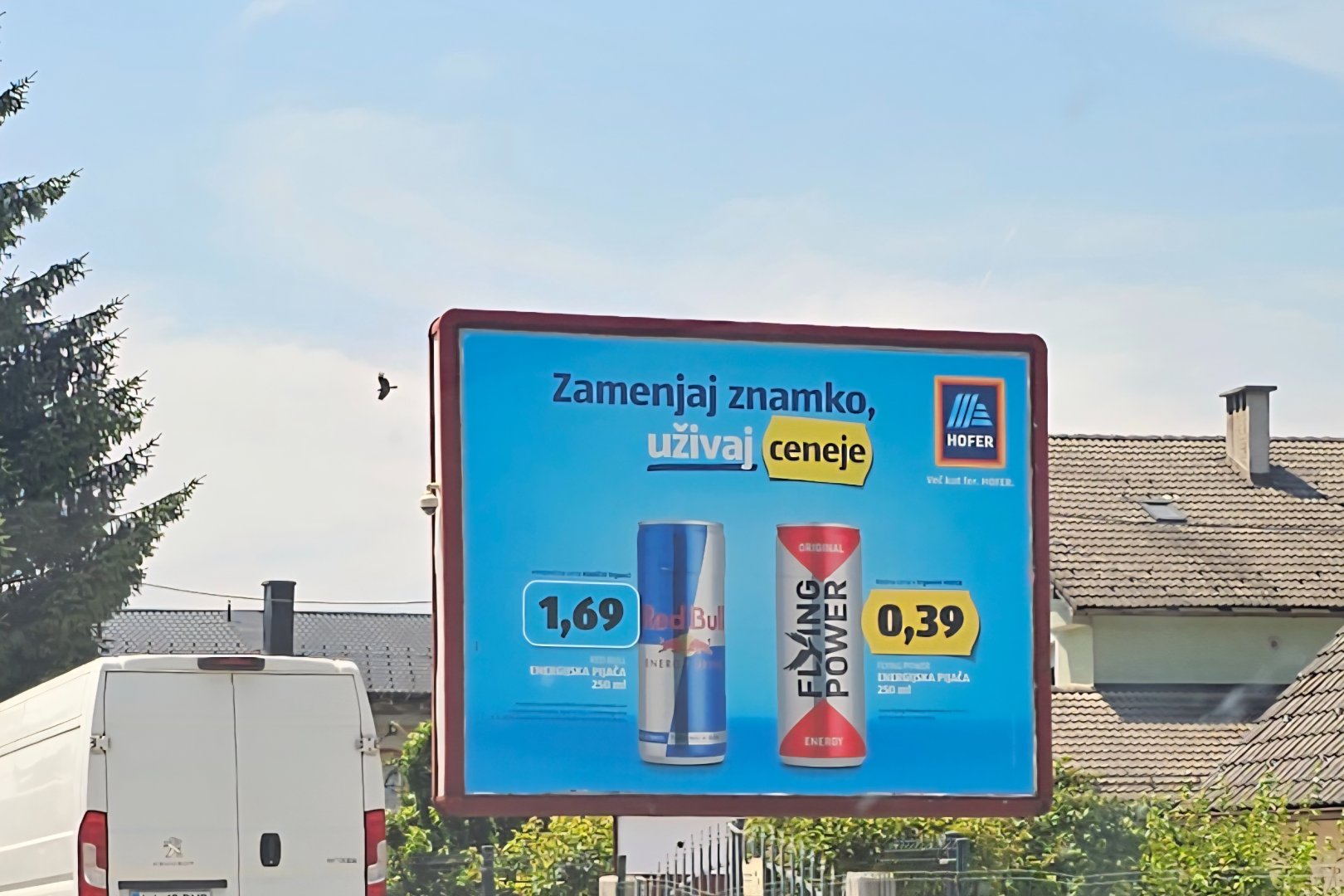 RedBull pod pritiskom primerjalnega ogla&scaron;evanja Hofer